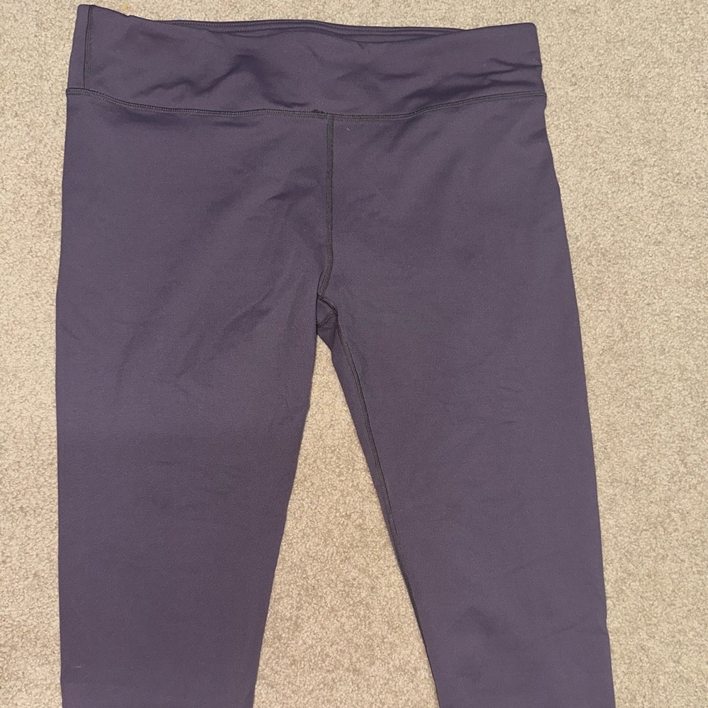 Fabletics Capri powerhold leggings